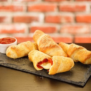 Free-Stuffed-Pizza-Rollers