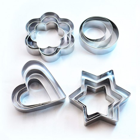 Free Metal Cookie Cutter Set at 10PM EST