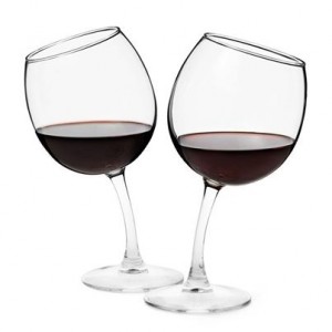 2-Free-Wines-or-Wine-Glasses